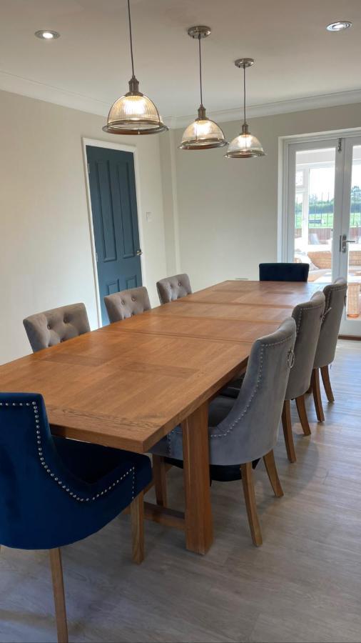 Executive Home With Plenty Of Room Ели Екстериор снимка