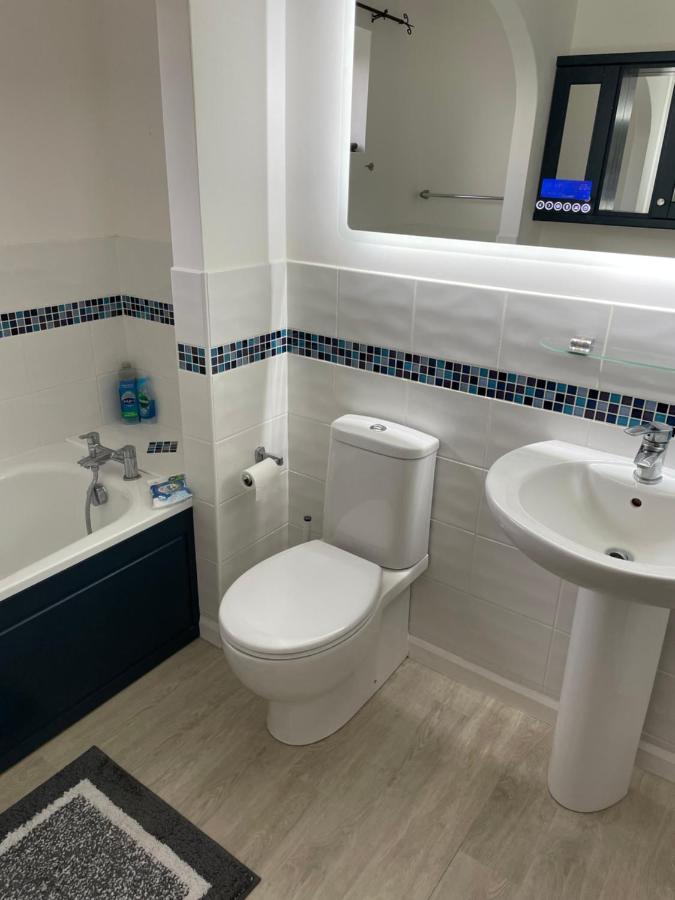 Executive Home With Plenty Of Room Ели Екстериор снимка
