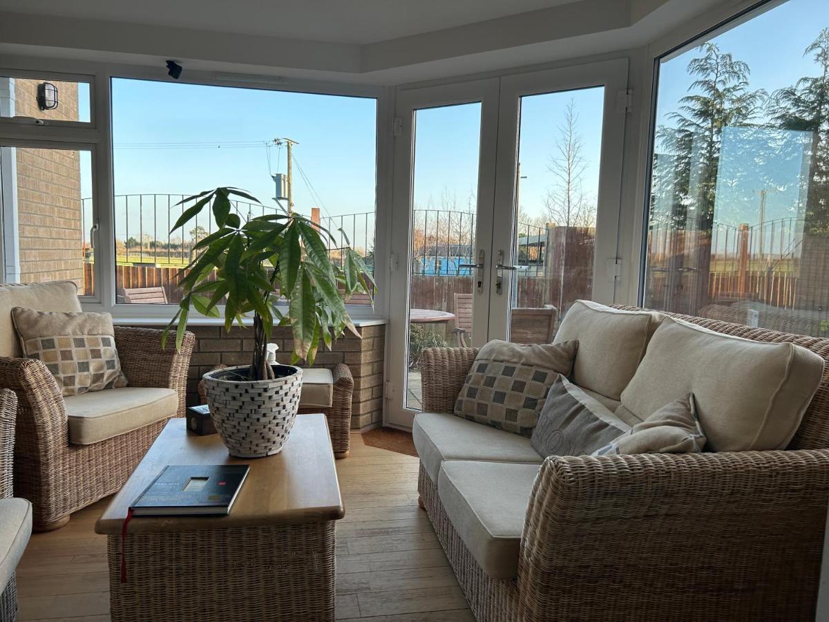 Executive Home With Plenty Of Room Ели Екстериор снимка